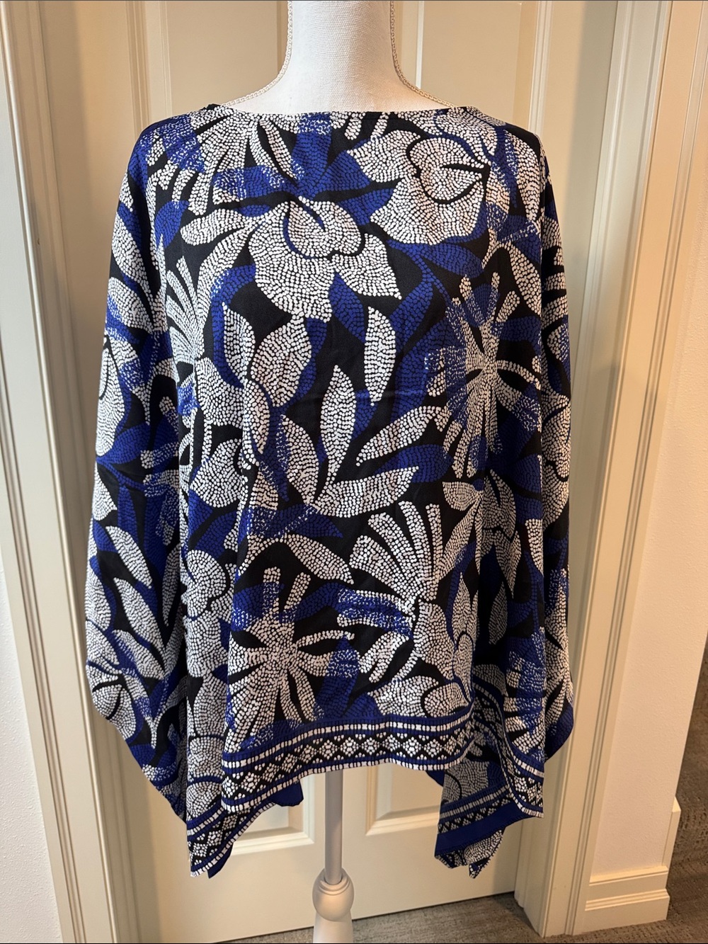 Chico's Blue, Black and White Floral Poncho, L/XL